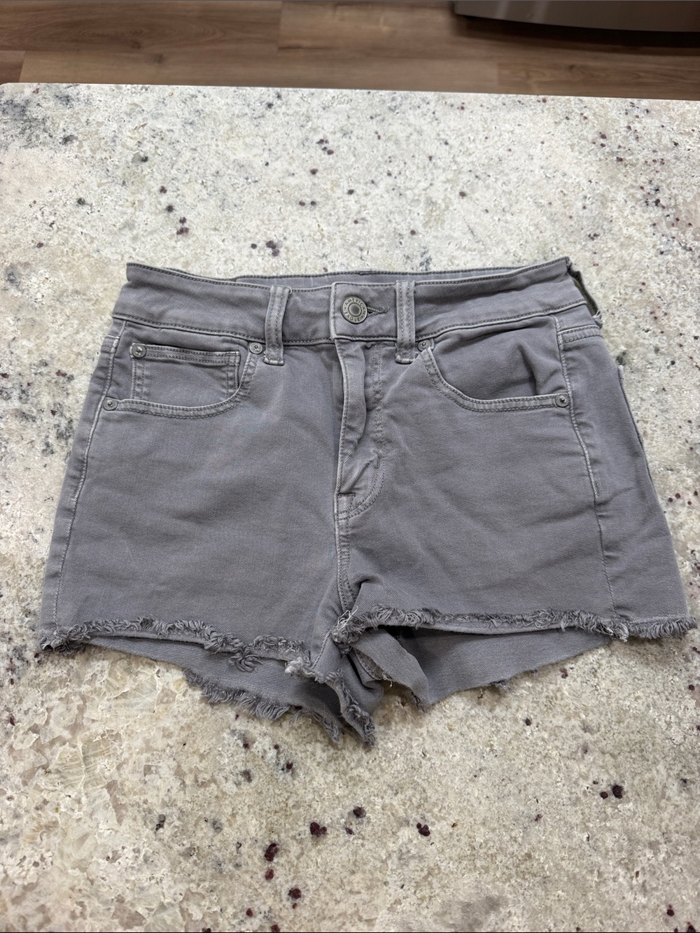 American Eagle Gray Denim Hi-Rise Shortie Shorts Raw Hem Stretch Size 2
